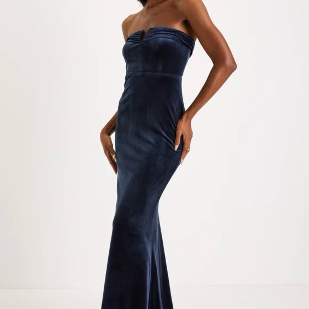 Lulu's Strapless Velvet Maxi Dress in Deep Blue